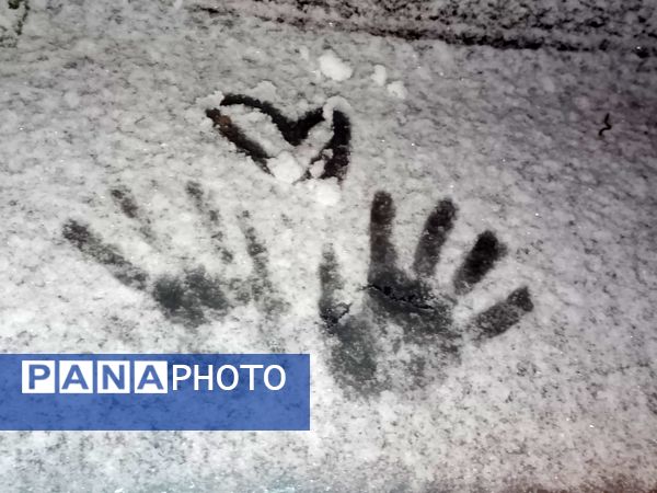 گذری بر دقایق اول بارش برف پاییزی در نیشابور 