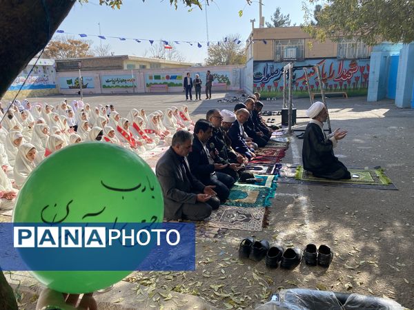 آسمان باخرز به امید رحمت؛ نماز باران با حضور دانش‌آموزان و مسئولان اقامه شد