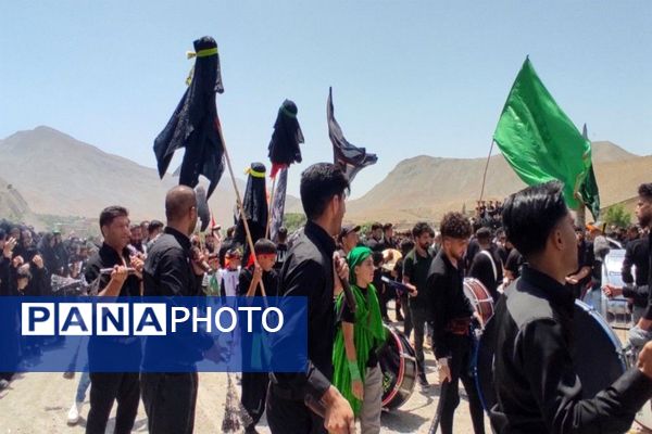 آئین با شکوه عزاداری آقا اباعبدالله الحسین (ع)در روز عاشوراحسینی