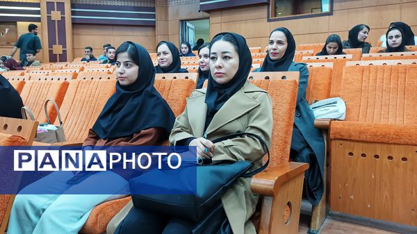 نشست بررسی ابعاد خودکشی و راهکارهای کاهش آن در کهگیلویه‌وبویراحمد