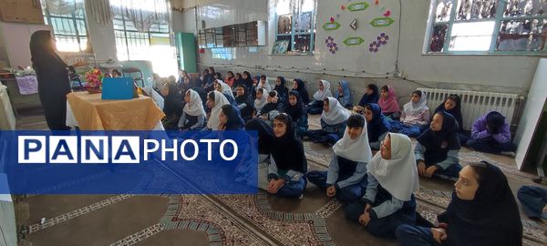 کارگاه آموزشی دانش‌آموزان در هفته پدافند غیرعامل (پدافند زیستی) در مدرسه شهید خاقانی شهرستان شیروان