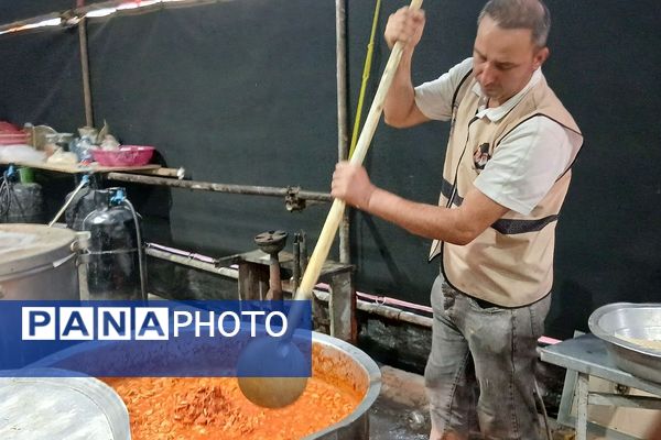 برپایی موکب "عشاق الحسین(ع) " سازمان دانش‌آموزی شهرستانهای تهران در مسیر زائران اربعین