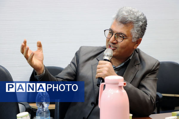 برگزاری نشست خبری مدیرکل راه و شهرسازی استان یزد و مدیران دستگاه‌های متولی مسکن