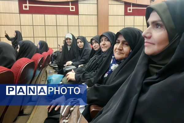 درخشش بانوی معلم‌ تراز انقلاب اسلامی از چهاردانگه