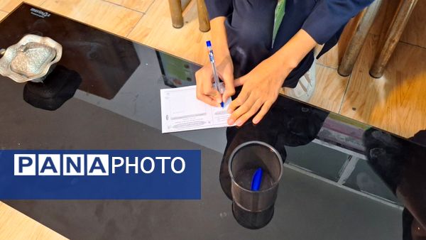  انتخابات شورای دانش آموزی در دبیرستان دخترانه قویدل