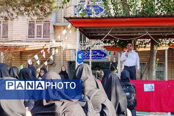برگزاری مراسم روز آتش نشان در دبیرستان حضرت زینب(س) ناحیه یک شهرری