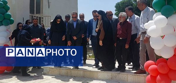 افتتاح زمین‌های فوتسال و بازی کودکان و والیبال پارک بانوان حاجی آباد  