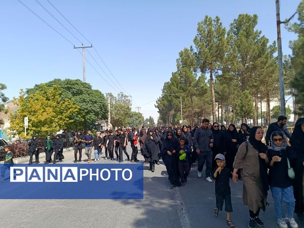 حضور مردم نیشابور در راهپیمایی جاماندگان اربعین حسینی