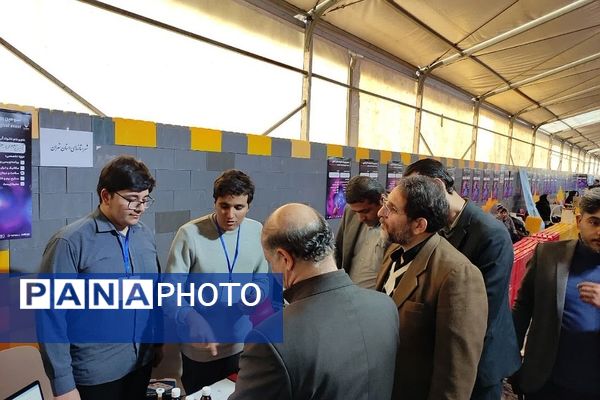 حضور دانش‌آموزان رودهن در «سومین دوره کشوری دستاوردهای پژوهشی و فناورانه دانش‌آموزی دانوا» در پردیس 