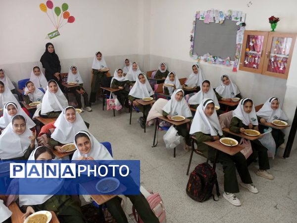 عزاداری به مناسبت شهادت حضرت زهرا (س) در دبستان حضرت زینب(س) مروست 