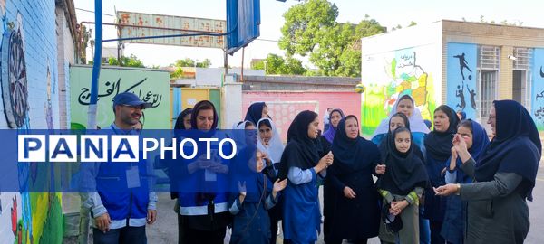 برگزاری مسابقات دارت در مدرسه شهید احمد خاقانی شیروان