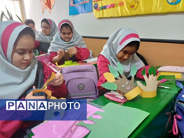 دانش‌آموزان و مسئولین شهرستان ملارد، در روز درختکاری جوانه‌های امید را به زمین هدیه دادند