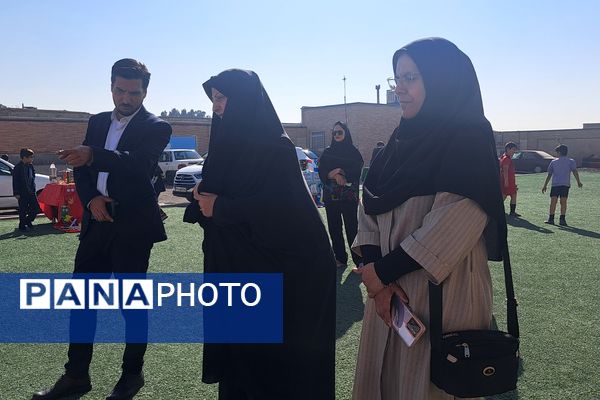  برپایی نمایشگاه  آثار دانش‌آموزان در مدرسه غیاث‌الدین جمشید کاشانی ملارد 