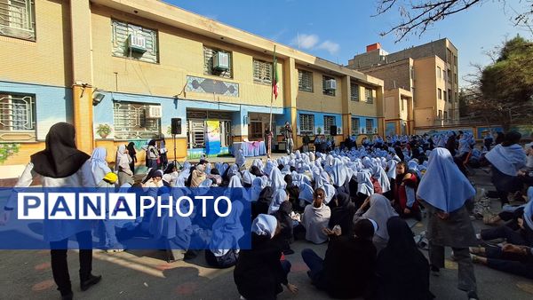 جشن میلاد‌ با‌سعادت حضرت فاطمه زهرا (س) در دبستان دخترانه فرهنگیان۲