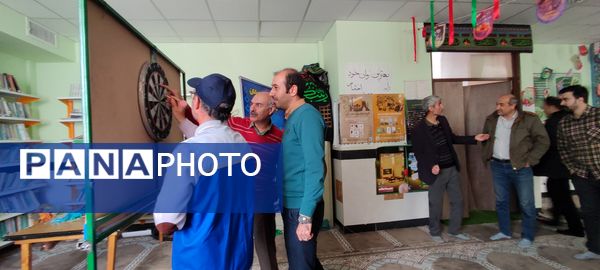 برگزاری مسابقه دارت ویژه دبیران دبیرستان شاهد ۴ شیروان
