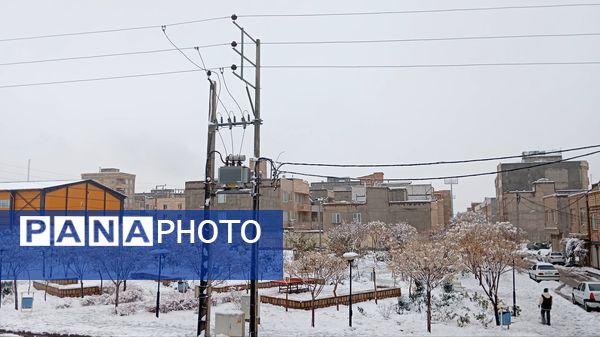 سپیدی بر چهره نیشابور، لبخند پاییز بر دیار فیروزه‌ای