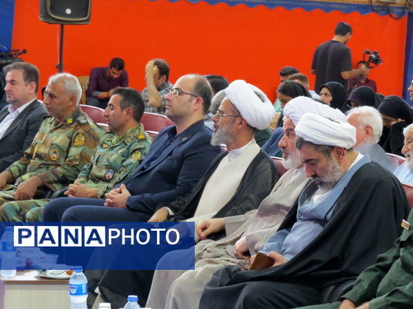 توزیع ۱۵ هزار پک لوازم التحریر کمیته امداد بین دانش‌آموزان نیازمند