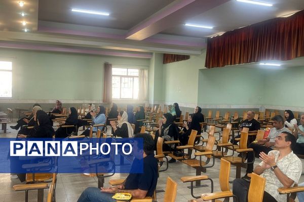 برگزاری جلسه انجمن اولیا و مربیان در آموزشگاه آریو مصلی نژاد ناحیه دو شهرری 