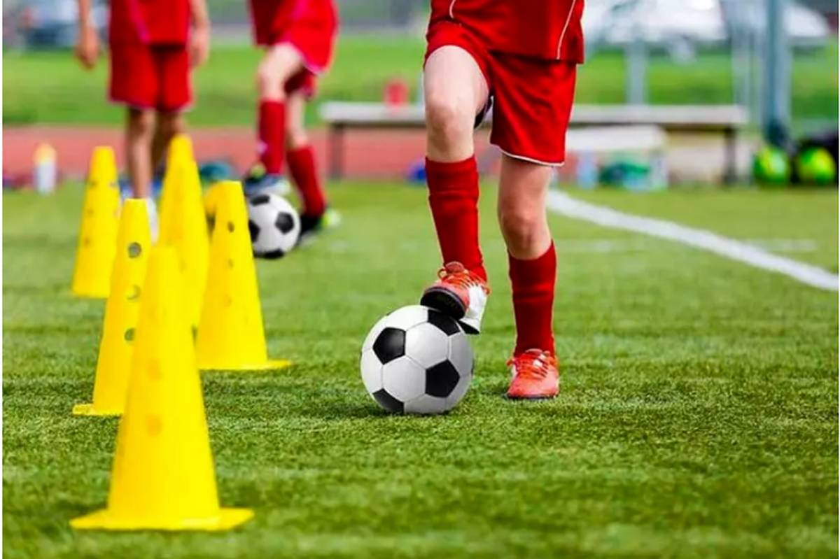 راه اندازی کارگروه‌های توسعه‌ای فوتبال پایه؛ تهیه آیین‌نامه مسابقات مدارس فوتبال