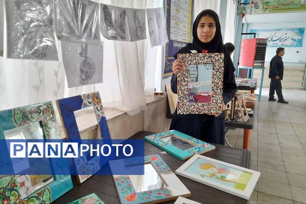 نمایشگاه و بازارچه هنرهای دستی در دبیرستان شاهد فیض شیراز 