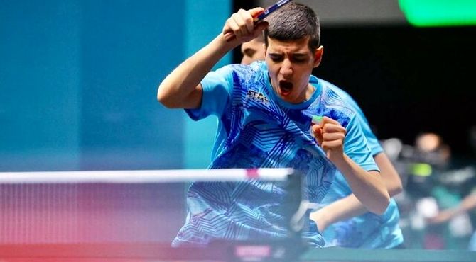 پیروزی بنیامین فرجی و فراز شکیبا در پینگ‌پنگ قهرمانی نوجوانان جهان