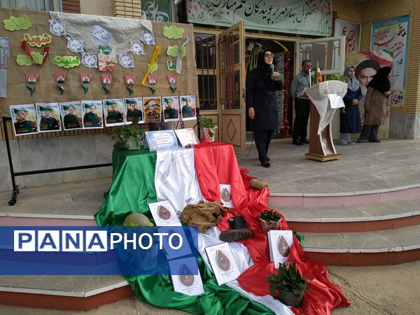 جشن آغاز سال تحصیلی جدید در دبیرستان نمونه ایمان 