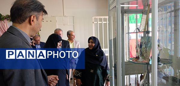 بازدید مدیرکل امور شاهد وزارت آموزش و پرورش از دبیرستان شاهد زینبه