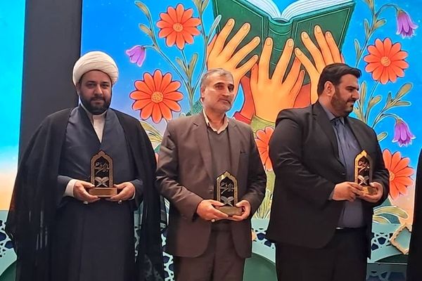 افتخار آفرینی 34 دانش آموز تحت پوشش کمیته امداد استان قم در جشنواره قرآنی «باران وحی»