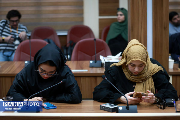 نشست خبری بزرگداشت یوم الله ۱۳ آبان