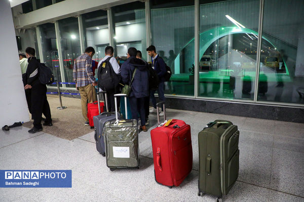 آیین بدرقه دانش‌آموزان و مربیان عمره‌گزار به سرزمین وحی