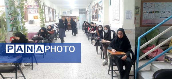 حوزه امتحانی در دبیرستان نمونه شهید محمدی پور خلیل آباد 