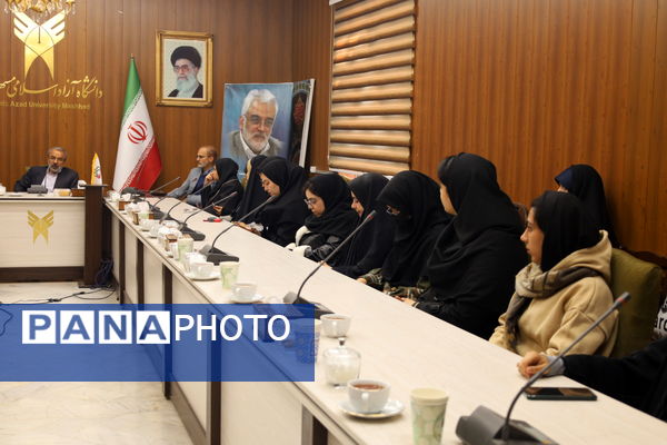  از تسخیر تا تبیین؛ بازخوانی پیام ۱۳ آبان در دانشگاه آزاد مشهد