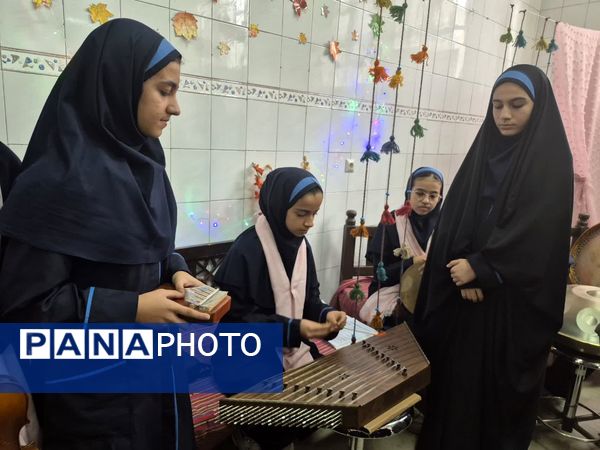 هفته ماها، فرصتی برای درخشش استعدادهای هنری دانش‌آموزان دبیرستان شهید همت