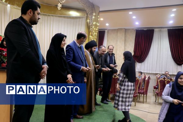 جشن فارغ‌التحصیلی دانش‌آموزان دختر بروجنی
