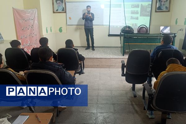 دوره تخصصی عکاسی و فیلمبرداری خبری ویژه دانش‌آموز خبرنگاران پانا شهریار