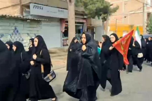 پیاده روی جاماندگان اربعین حسینی در شهر جعفرآباد مغان