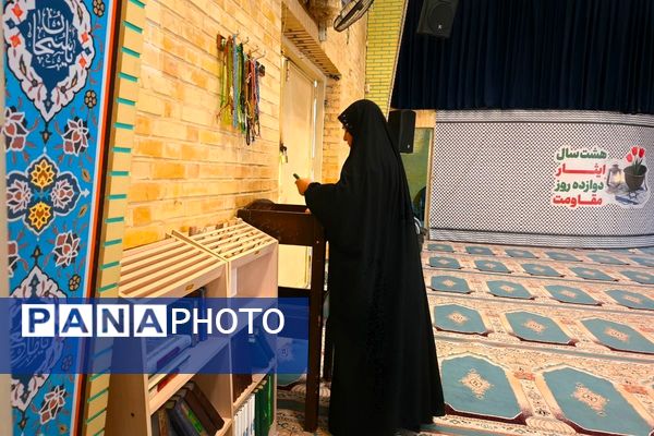 تقدیر از مدیران و فعالان پیشگیری از آسیب‌های اجتماعی شهرک امید صفادشت در نماز جمعه