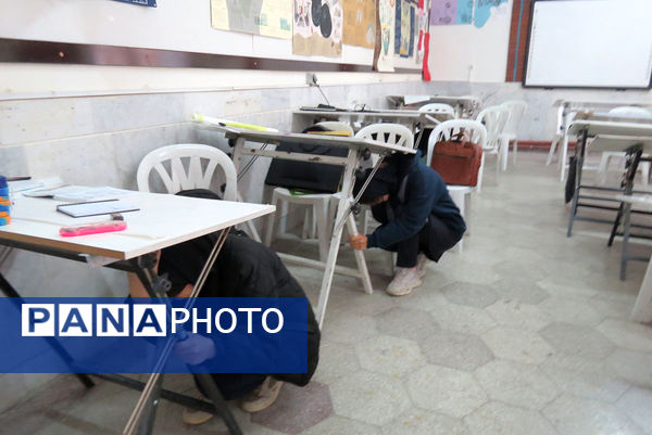 برگزاری مانور زلزله در هنرستان محمودیه شهرستان بجنورد 