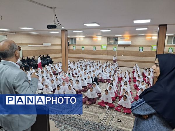 گرامیداشت روز جهانی نابینایان در دبستان امام موسی کاظم (ع) با حضور مهمان روشندل 