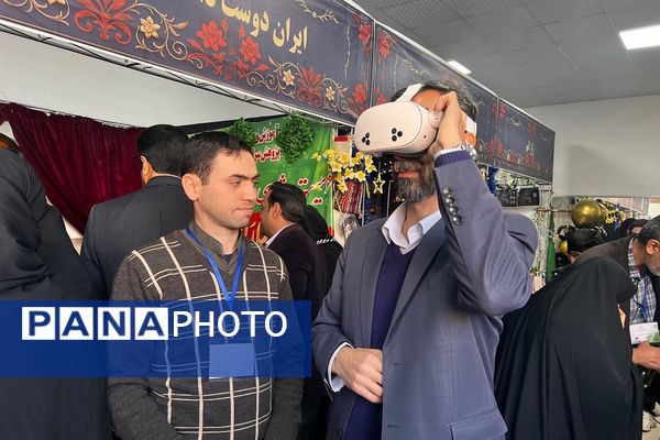 پژوهش‌سرای کاوش کهریزک، کانون توجه نخستین روز نمایشگاه دستاوردهای دانش‌آموزی استان