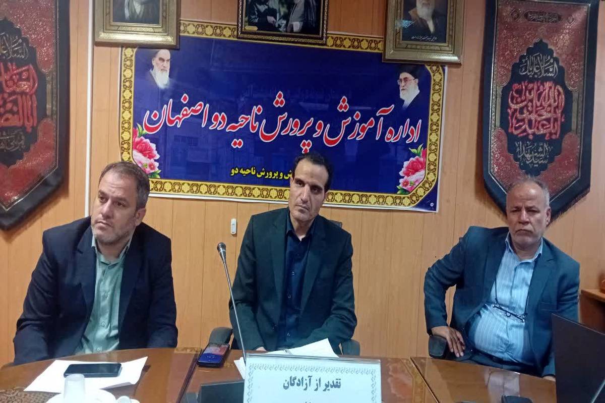 انتقال فرهنگ ایثار و آزادگی به نسل جدید وظیفه اصلی ماست