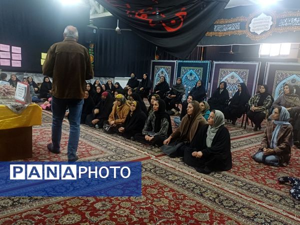 جلسه آموزش خانواده در دبیرستان دخترانه شهر آرا ۲