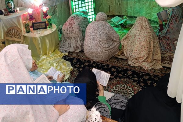آغاز آیین معنوی اعتکاف در مصلای اسلامشهر با حضور گسترده نوجوانان