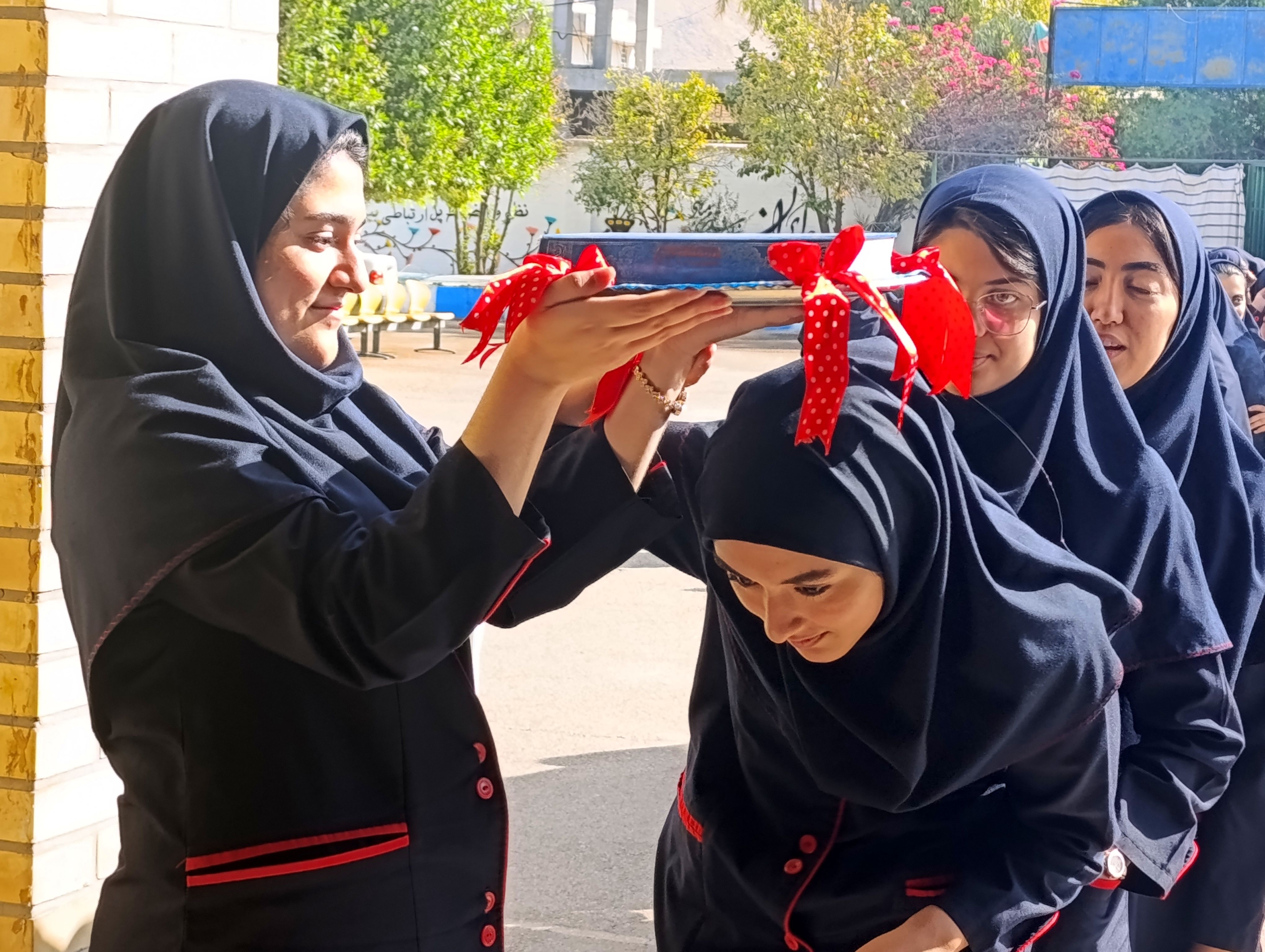 زنگ مهر در فراشبند به صدا در آمد