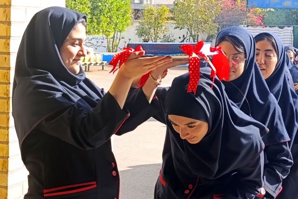 زنگ مهر در فراشبند به صدا در آمد