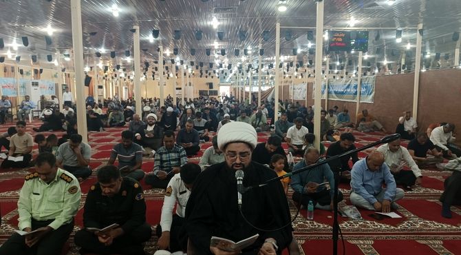 طنین دعای پرفیض عرفه در جزیره قشم