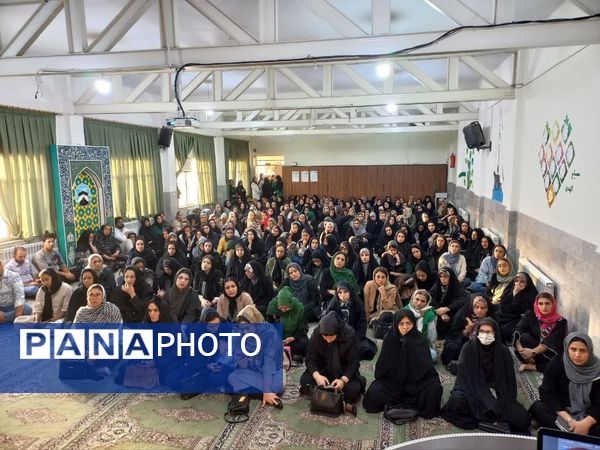 برگزاری انتخابات انجمن اولیا و مربیان در دبستان دخترانه معلم یزد