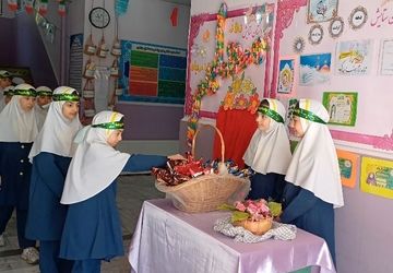 برگزاری جشن ولادت امام رضا (ع) در دبستان صابران یک