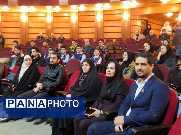 آیین تجلیل از افتخارآفرینان علمی و پژوهشی پژوهش‌سرای خوارزمی ناحیه ۳ کرج