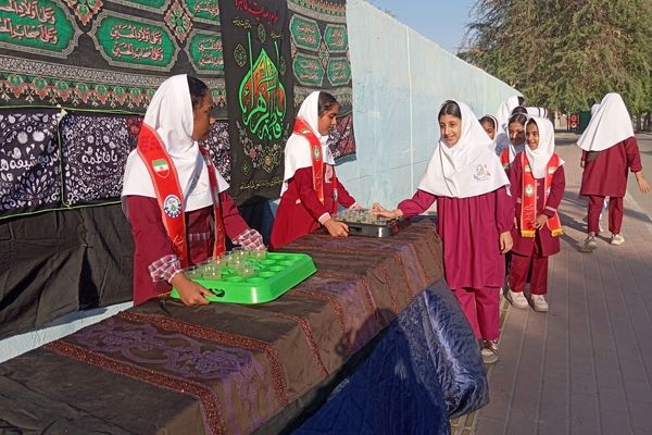 حال و هوای معنوی در دبستان شهید علی رضایی بندرعباس